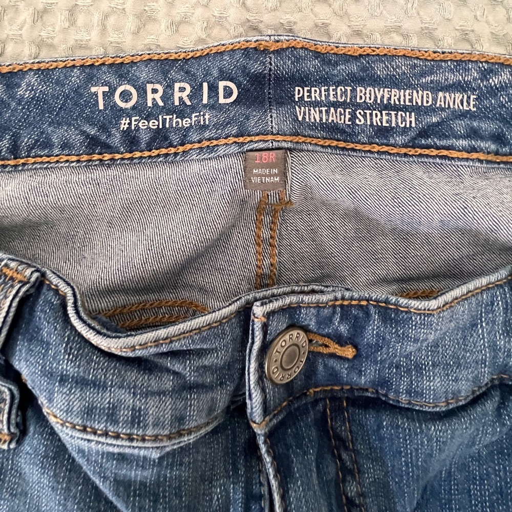 Torrid Women's Perfect Boyfriend Ankle Stretch Jeans 18R - Picture 3 of 5